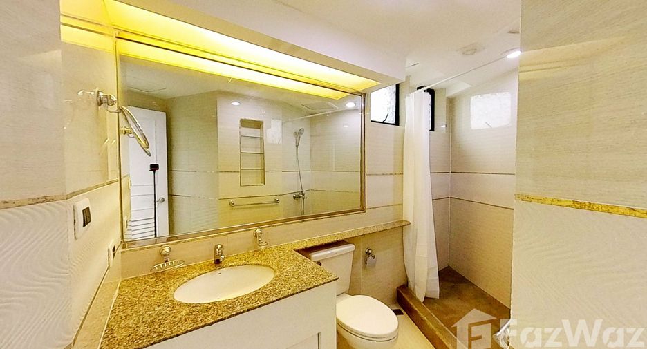 For rent 3 bedrooms condo in Khlong Toei, Bangkok