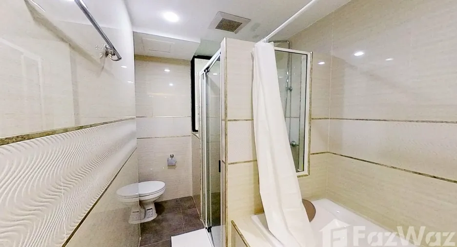 For rent 3 bedrooms condo in Khlong Toei, Bangkok