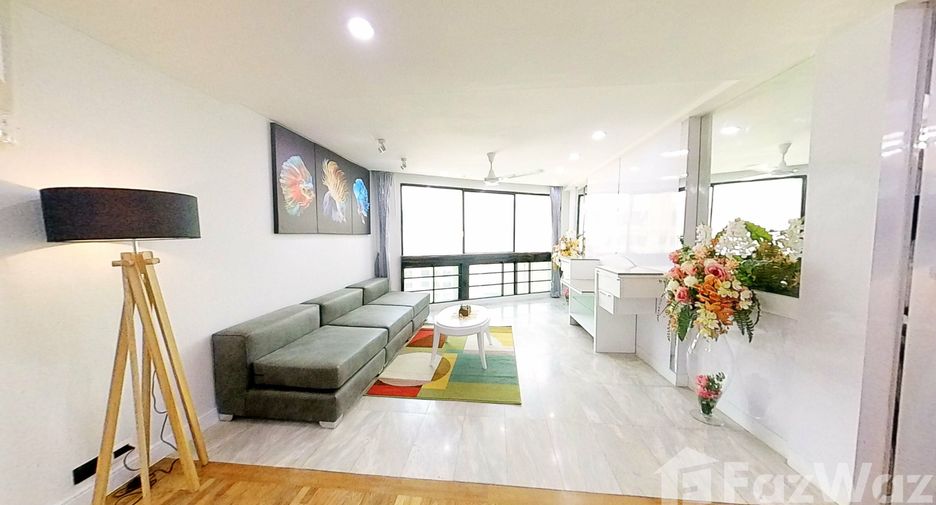 For rent 3 bedrooms condo in Khlong Toei, Bangkok