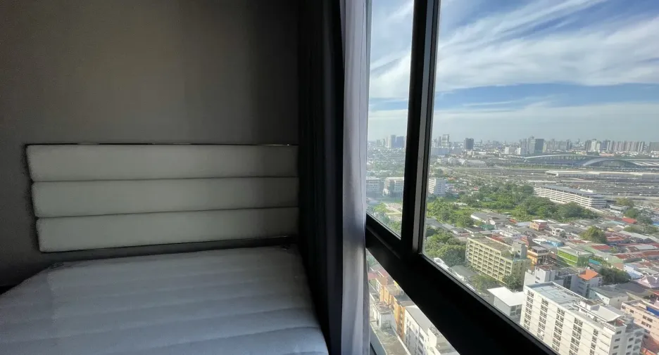 For rent 2 bedrooms condo in Phaya Thai, Bangkok
