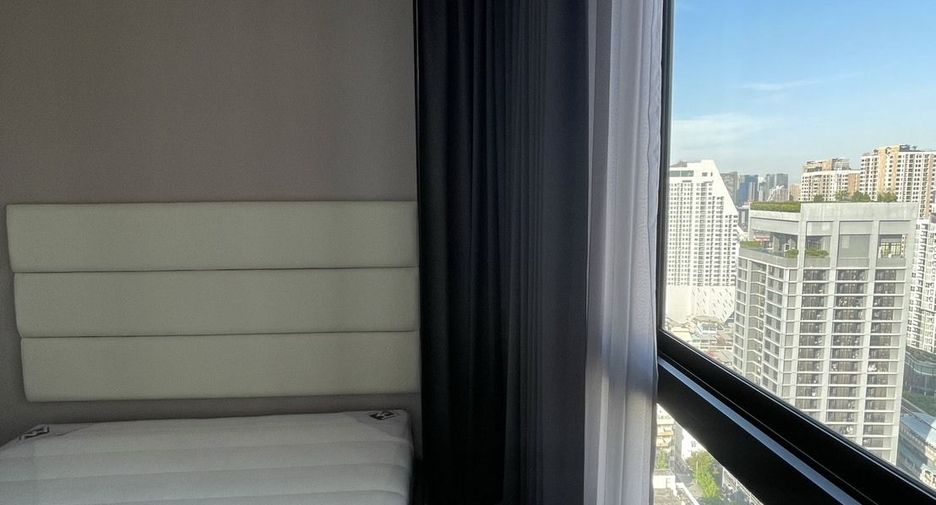 For rent 2 bedrooms condo in Phaya Thai, Bangkok