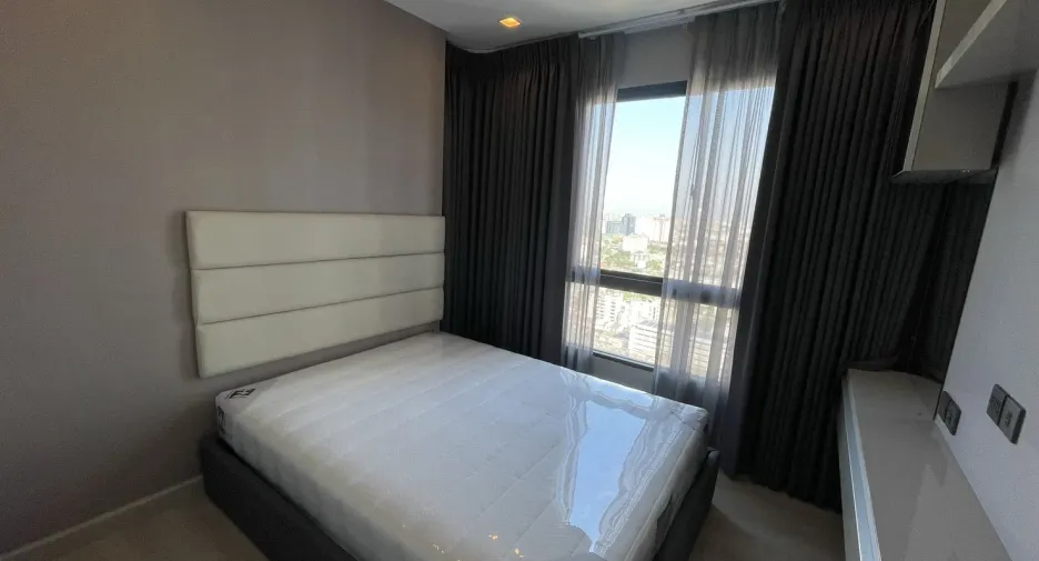 For rent 2 bedrooms condo in Phaya Thai, Bangkok
