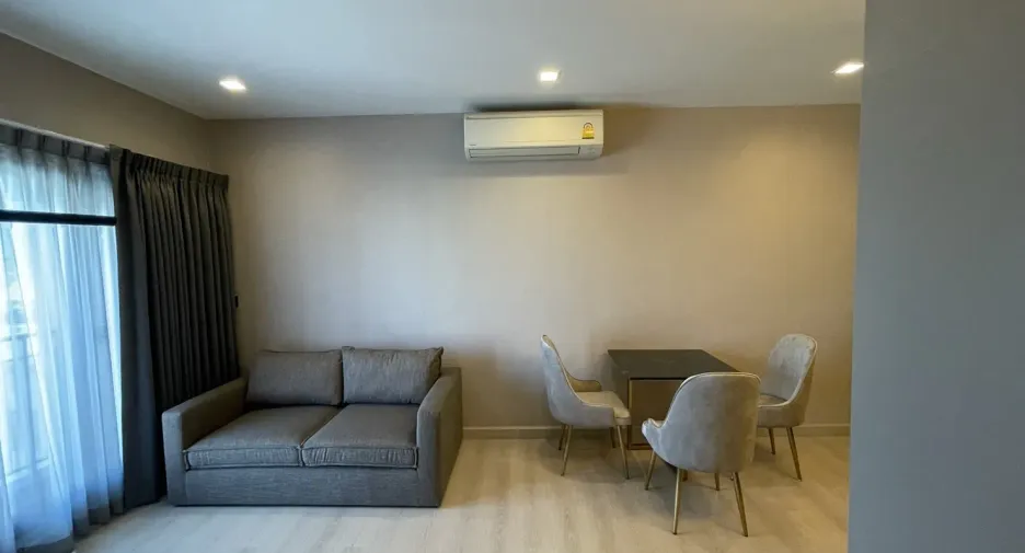 For rent 2 bedrooms condo in Phaya Thai, Bangkok