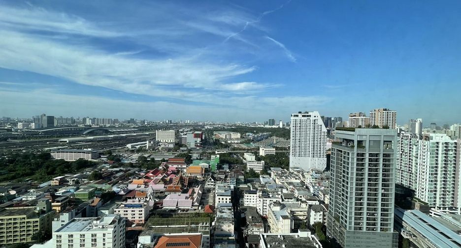For rent 2 bedrooms condo in Phaya Thai, Bangkok