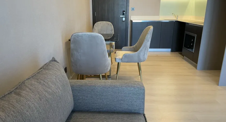 For rent 2 bedrooms condo in Phaya Thai, Bangkok