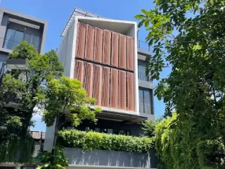 For rent 4 bedrooms house in Watthana, Bangkok