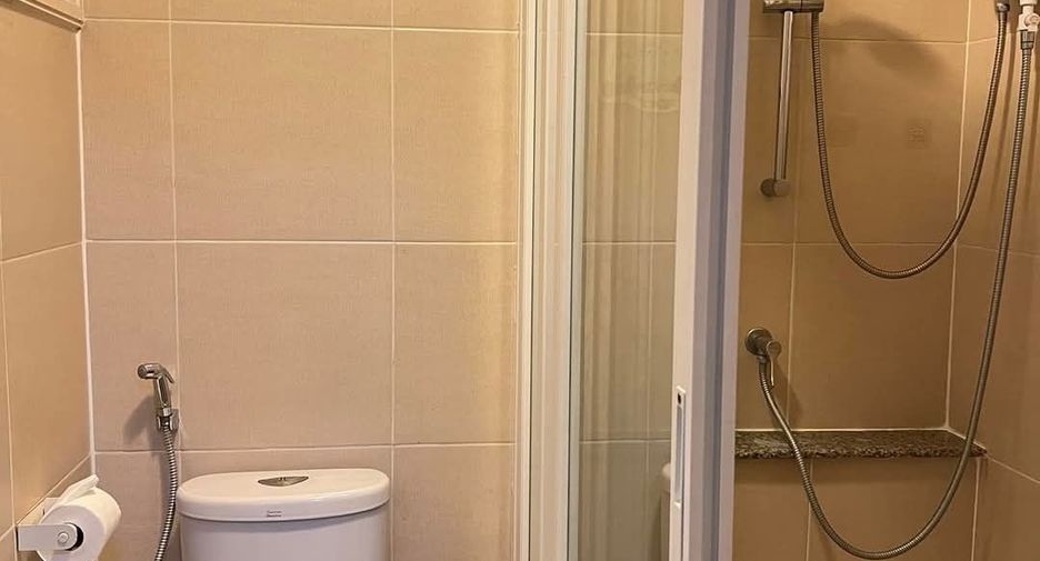 For rent 1 bed condo in Huai Khwang, Bangkok