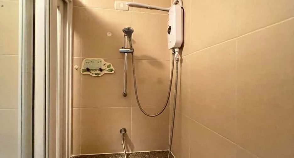 For rent 1 bed condo in Huai Khwang, Bangkok