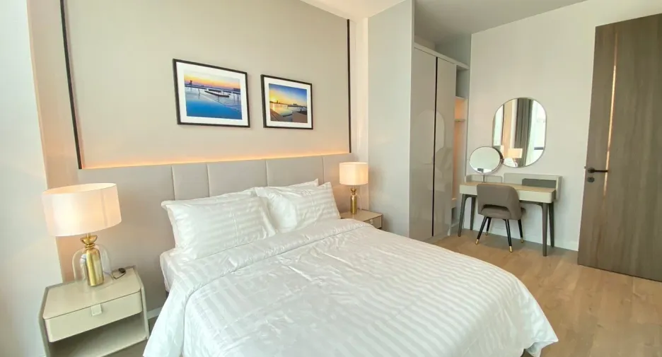 For rent 2 bedrooms condo in Sathon, Bangkok
