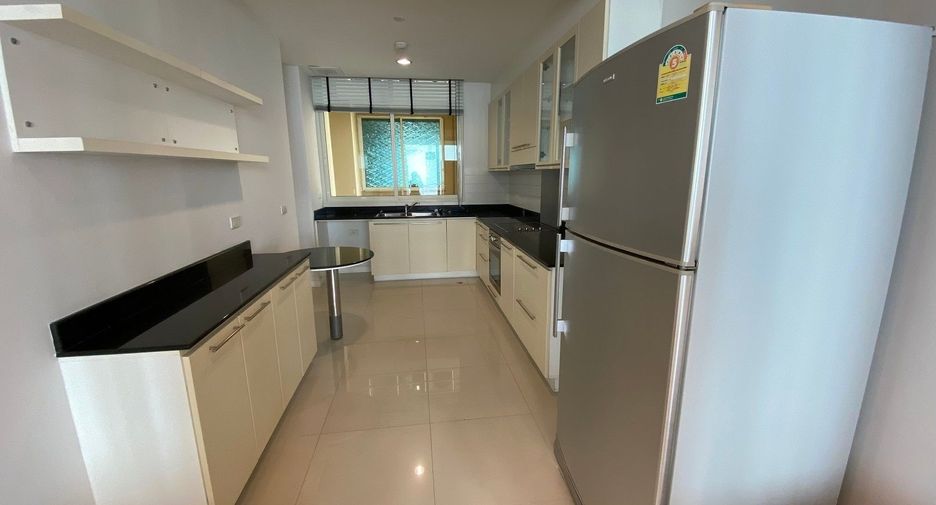 À louer 3 chambres appartement à Watthana, Bangkok
