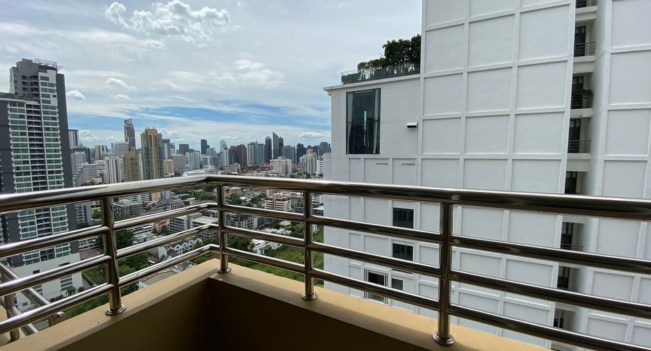 À louer 3 chambres appartement à Watthana, Bangkok
