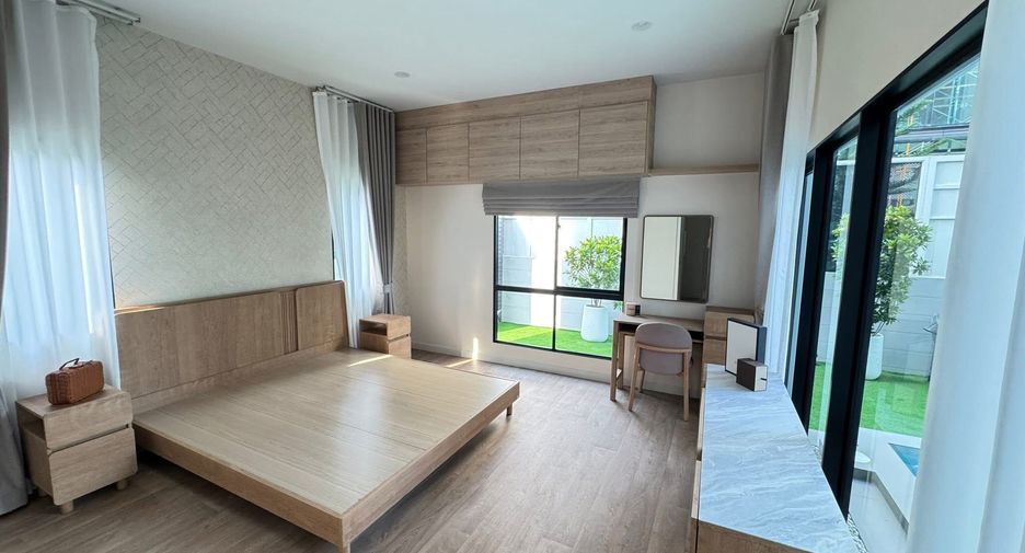 Haus zur Miete mit 6 Zimmer in Khlong Sam Wa, Bangkok