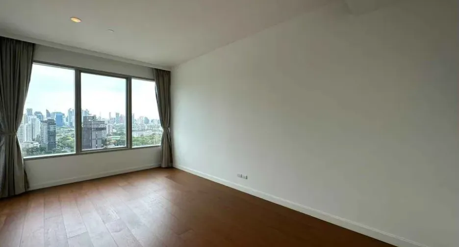Wohnung zur Miete mit 4 Zimmer in Pathum Wan, Bangkok