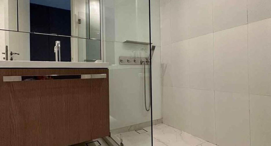 Wohnung zur Miete mit 4 Zimmer in Pathum Wan, Bangkok