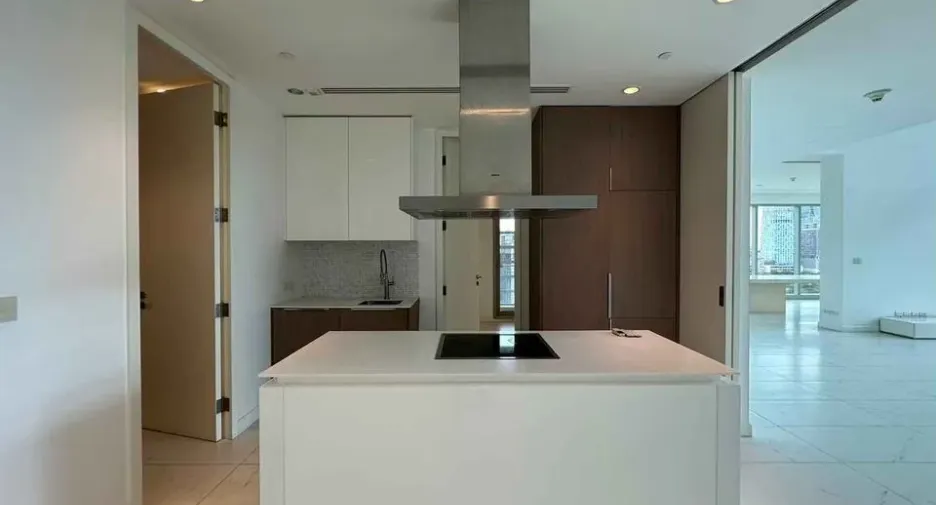 Wohnung zur Miete mit 4 Zimmer in Pathum Wan, Bangkok