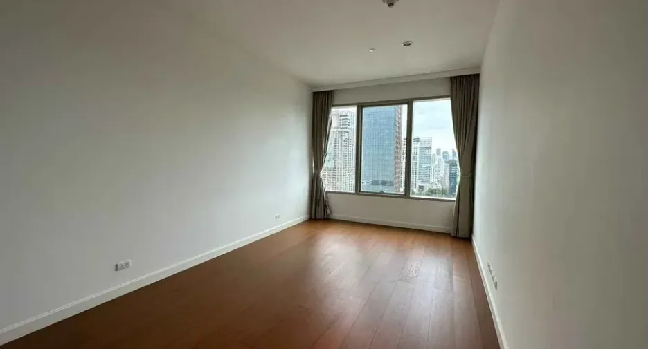 Wohnung zur Miete mit 4 Zimmer in Pathum Wan, Bangkok