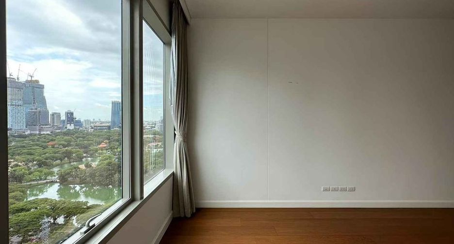 Wohnung zur Miete mit 4 Zimmer in Pathum Wan, Bangkok
