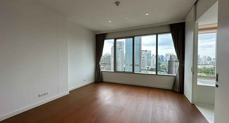 Wohnung zur Miete mit 4 Zimmer in Pathum Wan, Bangkok