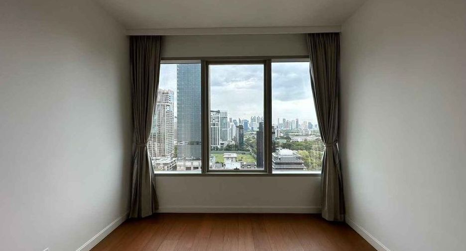 Wohnung zur Miete mit 4 Zimmer in Pathum Wan, Bangkok