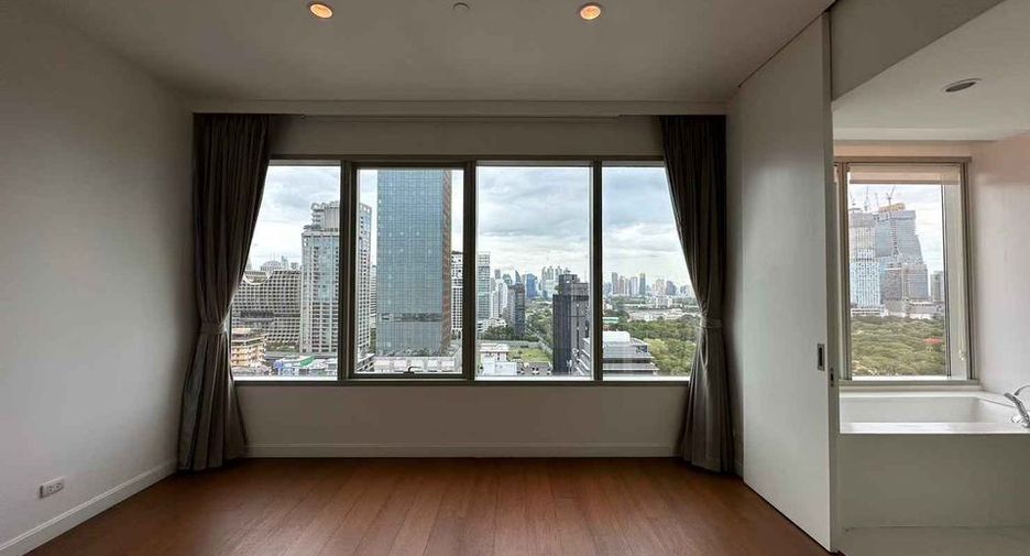 Wohnung zur Miete mit 4 Zimmer in Pathum Wan, Bangkok