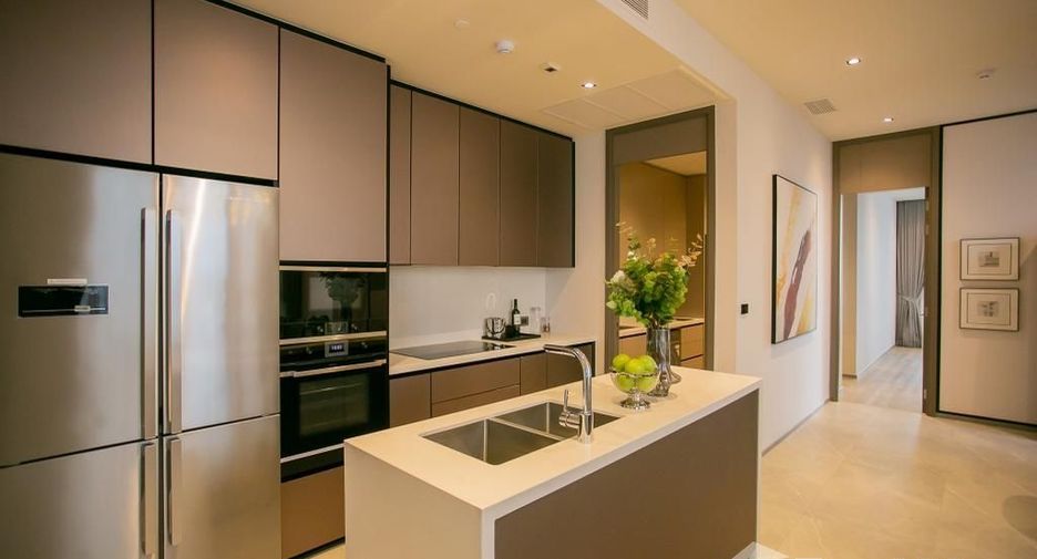Condo en alquiler de 3 habitaciones en Khlong Toei, Bangkok