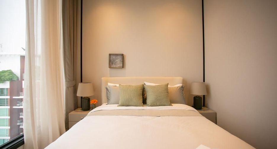 For rent 3 bedrooms condo in Khlong Toei, Bangkok