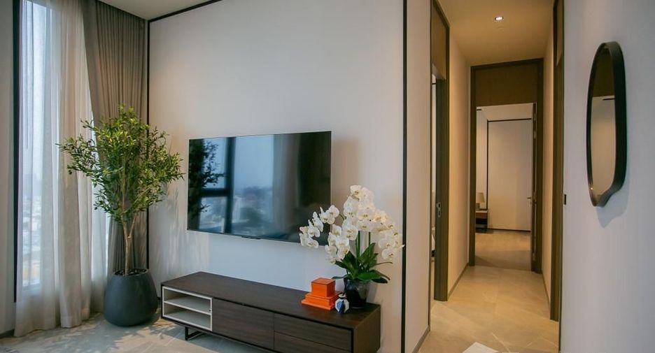 For rent 3 bedrooms condo in Khlong Toei, Bangkok