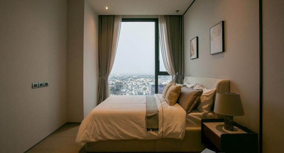 For rent 3 bedrooms condo in Khlong Toei, Bangkok