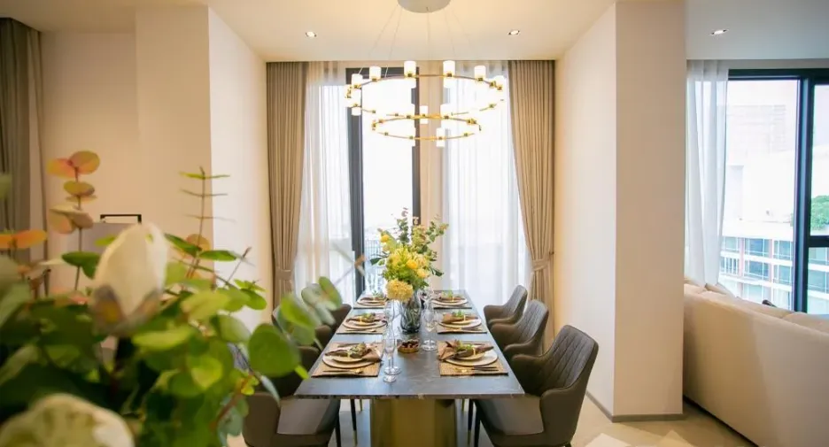 Condo en alquiler de 3 habitaciones en Khlong Toei, Bangkok