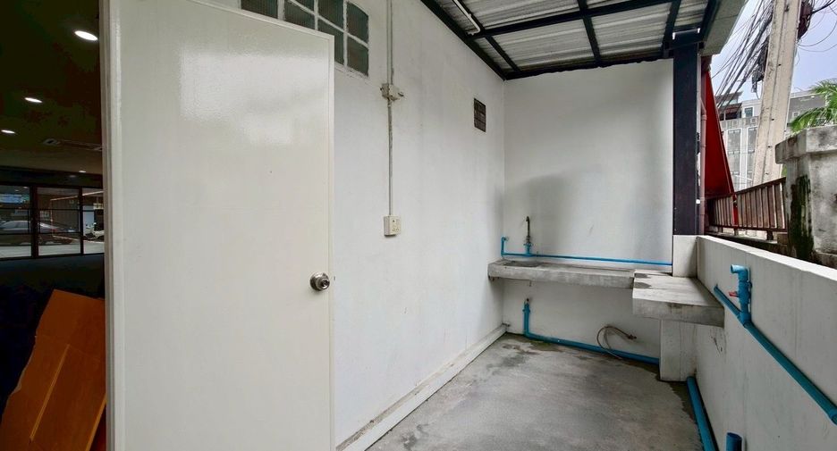 For rent retail Space in Suan Luang, Bangkok