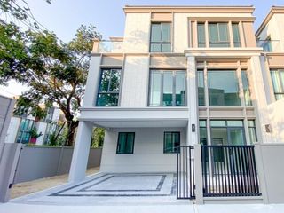 Casa adosada en alquiler de 2 habitaciones en Suan Luang, Bangkok