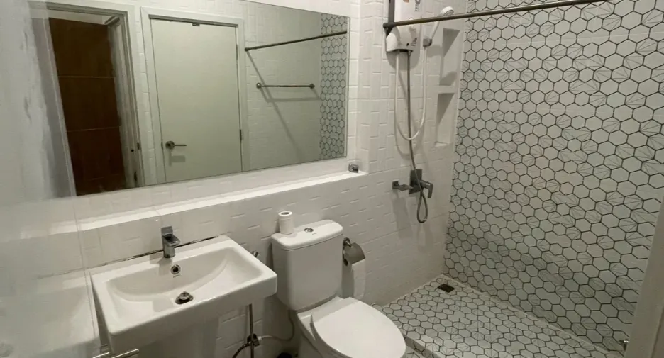 For rent 2 bedrooms townhouse in Bang Phli, Samut Prakan