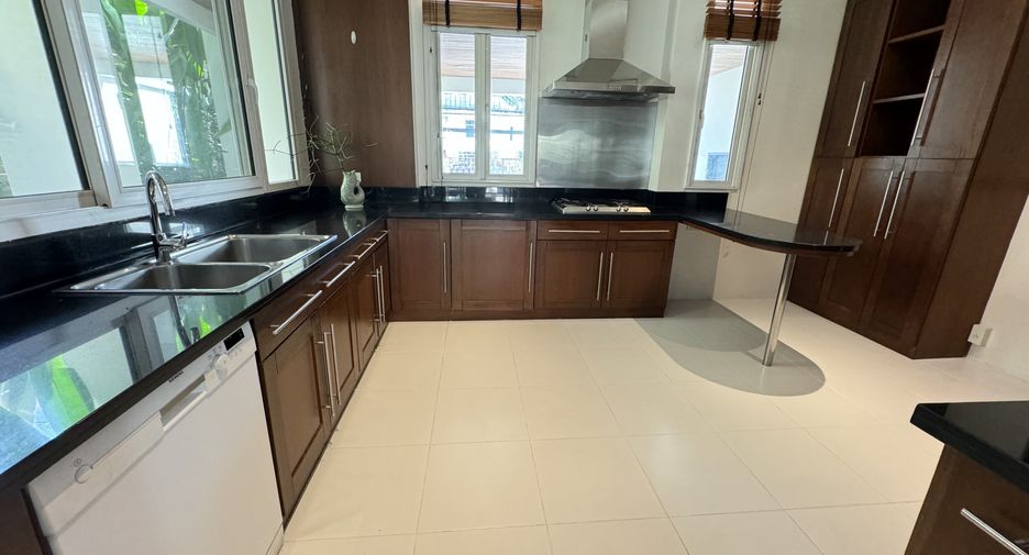 Villa zur Miete mit 4 Zimmer in Watthana, Bangkok