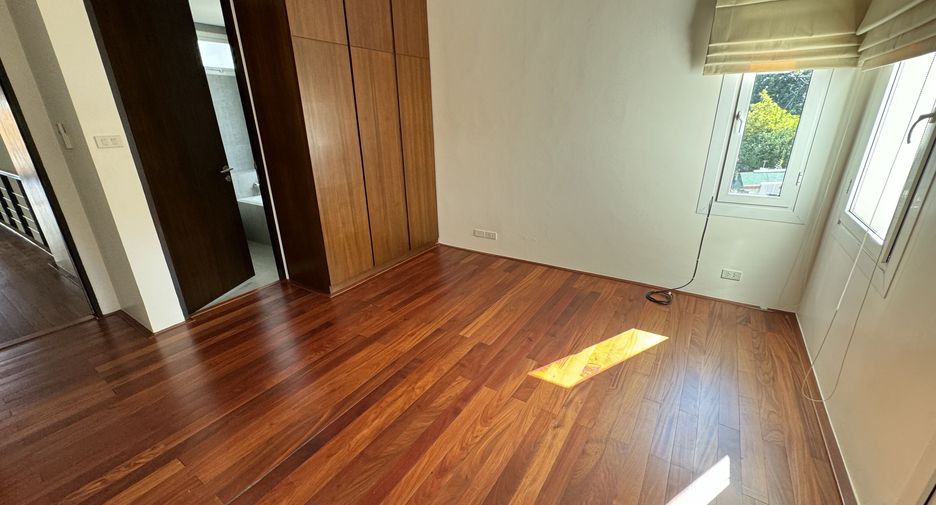 Villa zur Miete mit 4 Zimmer in Watthana, Bangkok