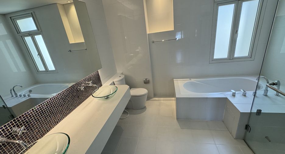 Villa zur Miete mit 4 Zimmer in Watthana, Bangkok