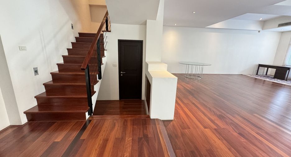 Villa zur Miete mit 4 Zimmer in Watthana, Bangkok
