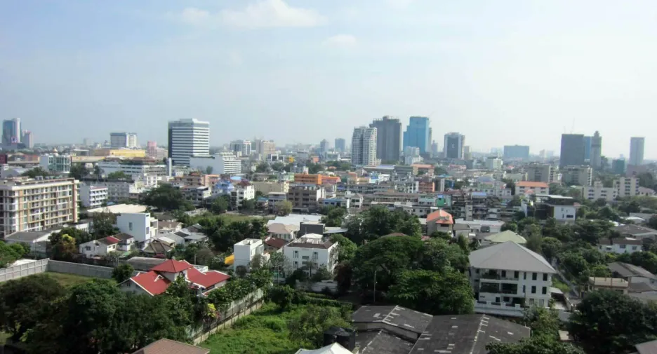 For rent 2 bedrooms condo in Watthana, Bangkok