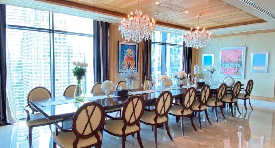 For rent 3 bedrooms condo in Pathum Wan, Bangkok