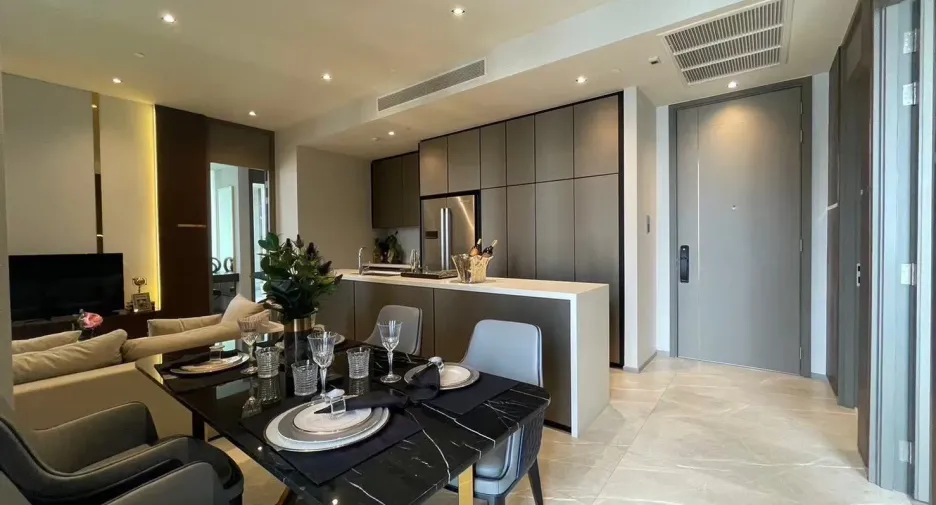 For rent 2 bedrooms condo in Khlong Toei, Bangkok