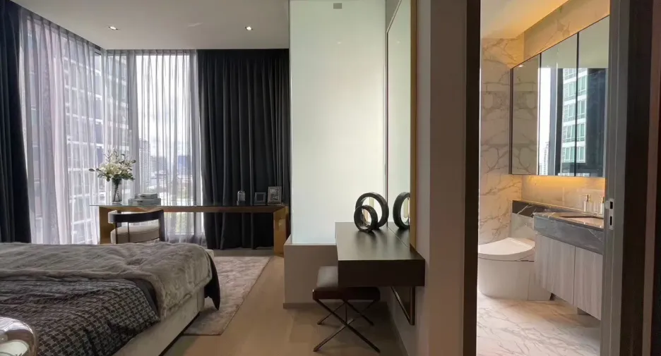 For rent 2 bedrooms condo in Khlong Toei, Bangkok