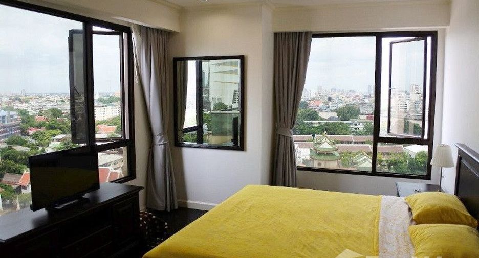 For rent 3 bedrooms condo in Khlong San, Bangkok