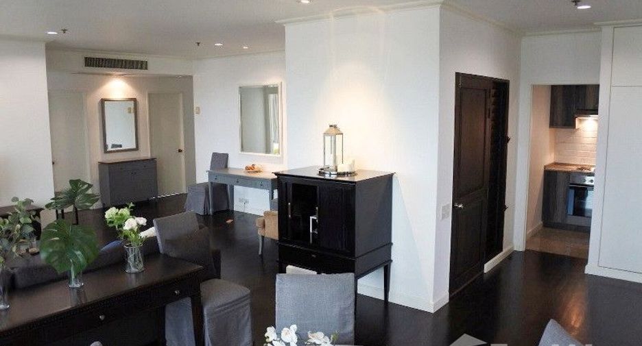 For rent 3 bedrooms condo in Khlong San, Bangkok
