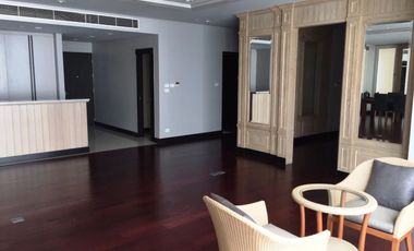 For rent 3 bedrooms condo in Pathum Wan, Bangkok