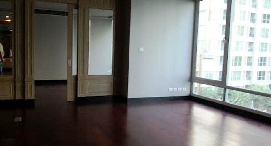 Аренда 3 спальни кондо в Патхум Щан, Бангкок