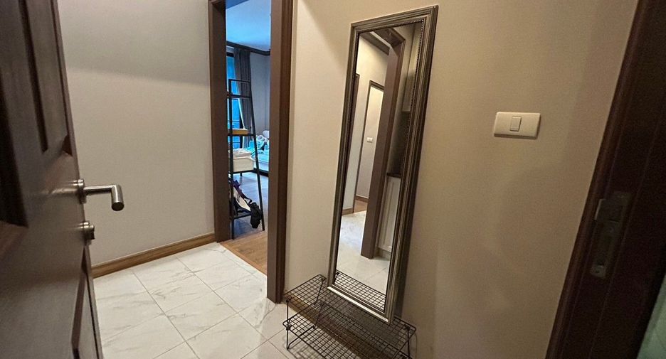 For rent 2 bedrooms condo in Pathum Wan, Bangkok