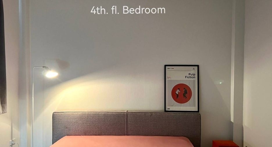 For rent 4 bedrooms townhouse in Bang Na, Bangkok