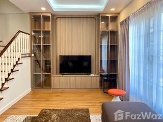 For rent 4 bedrooms townhouse in Bang Na, Bangkok