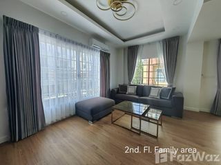 For rent 4 bedrooms townhouse in Bang Na, Bangkok