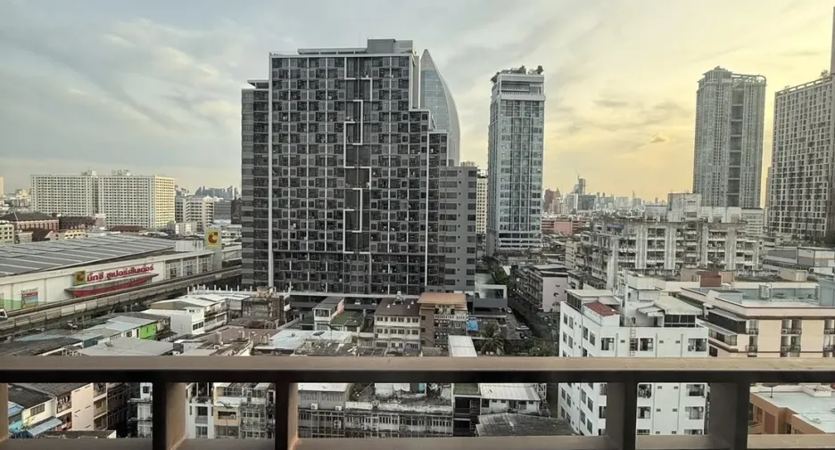 For rent 2 bedrooms condo in Phaya Thai, Bangkok