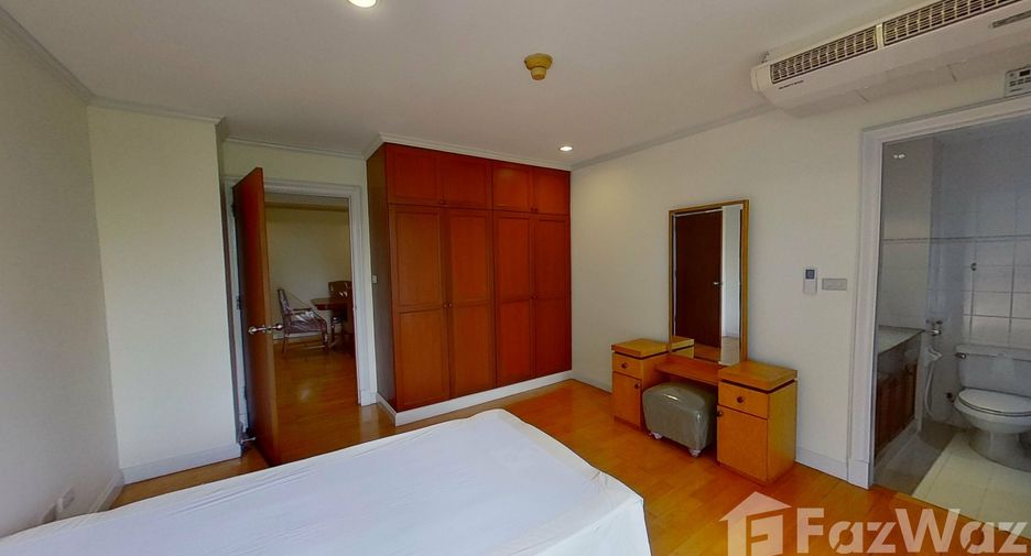 For rent 3 bedrooms condo in Khlong Toei, Bangkok